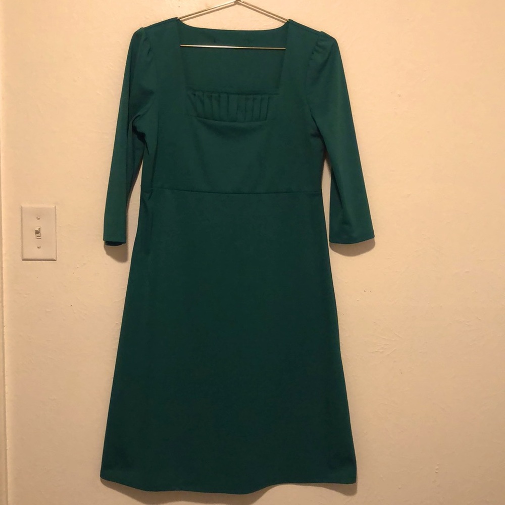 Hunter Green 3/4 Sleeve Square Neck Dress